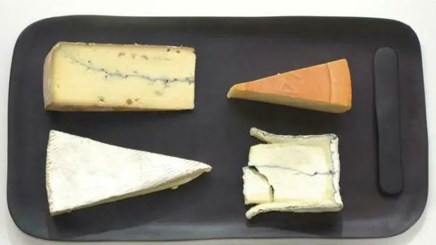 SCULPT Serving Board with Cheese Spreader