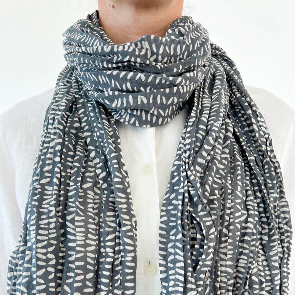 Stitch Cotton Scarf in Coal