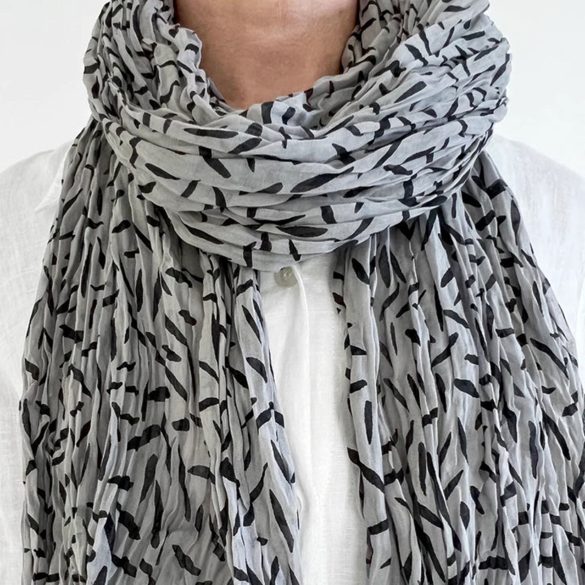 Widget Cotton Scarf in Black/Grey