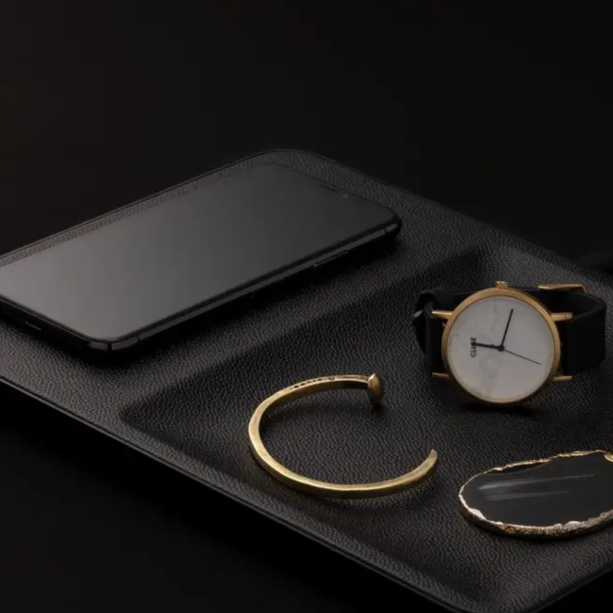 COURANT CATCH:3 Wireless Charging Tray in Black Leather